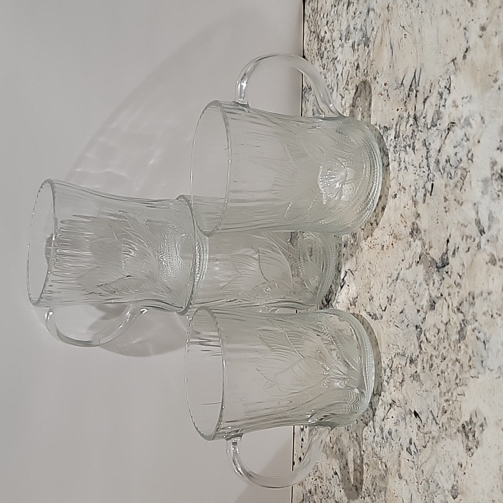 4 (10oz) Arcoroc mugs French vintage